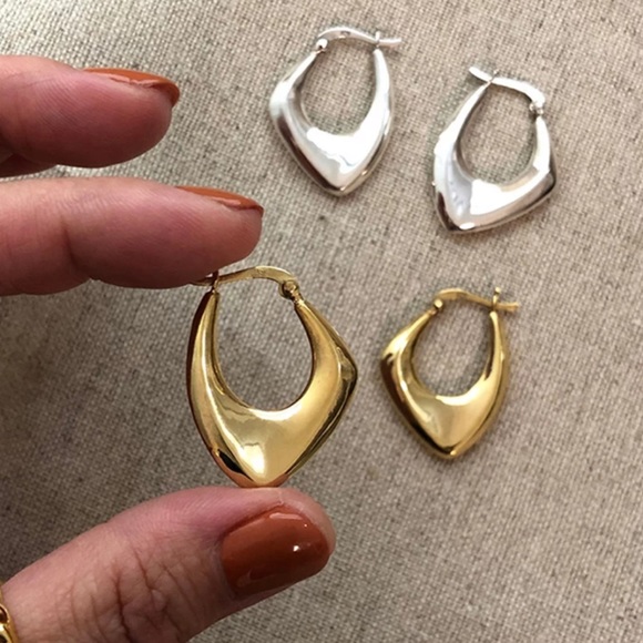 NEW 18K GOLD IRREGULAR HOOP EARRINGS, NICE EARRINGS, CUTE EARRINGS - Picture 5 of 6